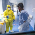 Coronavirus Italia, l'accusa della statistica: «Dati diffusi senza metodo, così non capiamo il virus»
