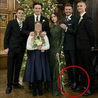 David Beckham con Victoria e i figli per la foto di Natale: ma il dettaglio non sfugge ai fan