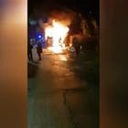 Bus Atac distrutto dalle fiamme in via del Fosso della Magliana a Roma