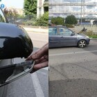 Truffa dello specchietto a Roma, lancia un sasso contro la macchina e poi accosta. «Attenti, è una donna a bordo di un'auto blu»