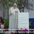 Papa Francesco apre alle coppie gay: «Hanno il diritto di fare parte della famiglia»