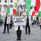 FdI davanti Palazzo Chigi per la prima manifestazione italiana ai tempi del covid-19. Meloni: «Fase 2 sia discussa in Parlamento»
