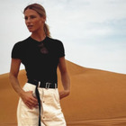 Michelle Hunziker a Dubai, il safari nel deserto al volante della dune-buggy: «Io che faccio amicizia»