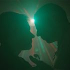 Il sesso gay estremo finisce male: il partner soffoca, lui gli taglia la gola