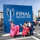 • APRE IL CHAMPIONS FESTIVAL MILANO: IN PIAZZA DUOMO SUONA L'INNO DELLA COPPA