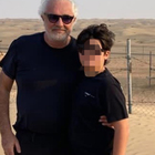 Flavio Briatore, vacanza con Nathan Falco a Dubai: «Guardo mio figlio e mi sorprendo...»