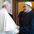 Attentato in Egitto, il Papa choccato: «Violenza brutale contro fedeli»