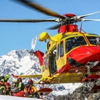 Valanga a Cortina travolge sciatori: 23enne muore, il fratello si salva e lancia l'allarme