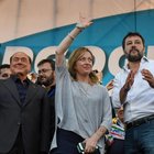 Salvini: «Siamo popolo contro élite» Berlusconi: no al governo delle tasse Gli organizzatori: a Roma in 200mila