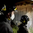Brucia parete di un prefabbricato post sisma, famiglia in salvo