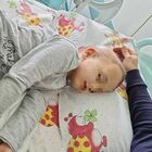 Sara ha un tumore incurabile e a 5 anni interrompe la chemio. La raccolta fondi di mamma e papà: «Realizziamo i suoi desideri»