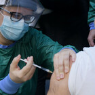 Passa la linea dura: ultimatum a medici e operatori "no vax" della Marca