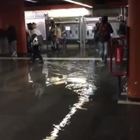 E l'acqua invade la Metro Video