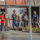 Bardonecchia, il giorno dopo la frana: lavori senza sosta per ripulire strade ed edifici. Ancora chiusa la Statale