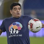 Morto Maradona, calcio internazionale sgomento. L'Equipe: «Se n'è andato un Dio». Bruscolotti: «Era come un fratello»