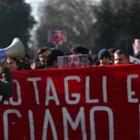 Roma, studenti in piazza contro il governo: Salvini "bocciato"