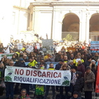 Roma, protesta in Campidoglio contro la discarica a Monte Carnevale