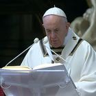 Papa Francesco implora l'Europa: «Basta egoismi, la sfida è epocale per il futuro comune»