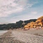 Malori in spiaggia, doppio dramma nel savonese: due turisti morti nel giro di poche ore