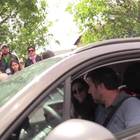 Francesca Verdini attende la fine del comizio di Salvini in macchina e i due vanno via insieme