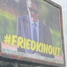 Roma, i tifosi contestano la proprietà e spunta il cartellone con l'hashtag «Friedkin out»