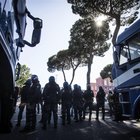 Lazio-Roma, i tifosi preparano la scenografia per Diabolik