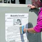 • Manifesti antisemiti "Boicotta Israele": ​filmati tre giovani