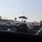 Roma, traffico su GRA e Tangenziale. Il video choc: «Vanno a fare la gita fuori porta per Pasqua»
