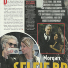 Morgan, selfie con l'ammiratrice misteriosa (Novella2000)