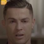 Cristiano Ronaldo piange in tv per il padre morto: «Era sempre ubriaco, non l'ho mai conosciuto»