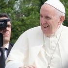 Papa Francesco non guarda la tv da 35 anni per "colpa" di un programma: «C'erano scene di natura adulta...»