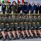 Bielorussia, la parata militare sfida il virus