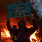 Parigi, ancora scontri con la polizia per la legge sulla sicurezza