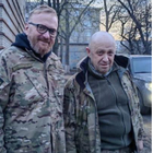 Chi è Evgenij Prigozhin, il «cuoco di Putin»: da ambulante a oligarca ombra, il capo dei Wagner fotografato in Donbass