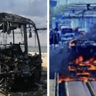 Autobus in fiamme sul ponte per Venezia: passeggeri messi in salvo dall'autista. Traffico bloccato