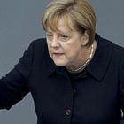 â¢ Merkel: "Paese contro un muro"