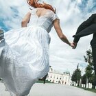Matrimonio, nuova vita per gli abiti da sposa: diventano vestiti casual wear, le regole da seguire