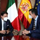 Italia-Spagna, asse Conte-Sanchez al vertice di Maiorca: «La Ue ha un nuovo motore»