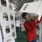 Elezioni choc in Indonesia: 272 scrutatori morti, 1.878 ammalati per il superlavoro