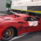 Ferrari si infila sotto il camion, a bordo imprenditore di Rovigo e moglie Foto