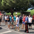 Cagliari, migranti fuggono da quarantena e rubano in un bar: uno arrestato, caccia al complice