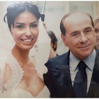 Berlusconi morto, Elisabetta Gregoraci lo ricorda al suo matrimonio: «Presidente di tutti noi»