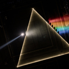 Milano, l'omaggio ai Pink FLoyd: luci arcobaleno per i 50 anni dell'album "The Dark Side of the Moon"