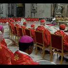 Francia, pedofilia nella Chiesa: 11 vescovi sotto accusa per abusi, tra cui il cardinale Ricard che si ritira