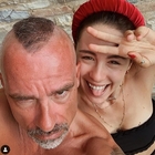 Eros Ramazzotti, selfie con la figlia Aurora e i fan si scatenano su Instagram