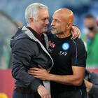 Roma-Napoli 0-0, Mourinho frena la corsa di Spalletti: proteste nel finale, espulsi i due tecnici