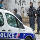 Ragazzino di 15 anni pestato a morte all'uscita da scuola: «Ucciso da 3-4 persone in passamontagna». Orrore a Parigi