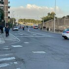 Bimbo di 7 anni investito e ucciso da un autobus a Cesena: è caduto dalla bici del padre ed è stato travolto