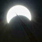 Eclissi hot, al posto del Sole va in onda una foto di testicoli: imbarazzo in diretta tv durante il tg