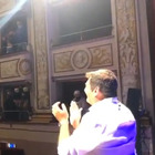 Max Giusti, il video dell'applauso del pubblico a teatro